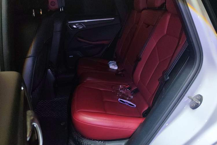 Used Porsche Macan 2020 Macan 2.0T Left Rear Seat