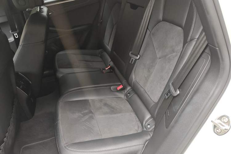 Used Porsche Macan 2020 Macan 2.0T Left Rear Seat