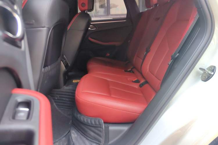 Used Porsche Macan 2020 Macan 2.0T Left Rear Seat