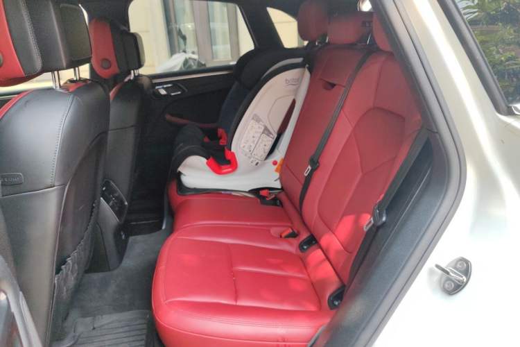 Used Porsche Macan 2020 Macan 2.0T Left Rear Seat
