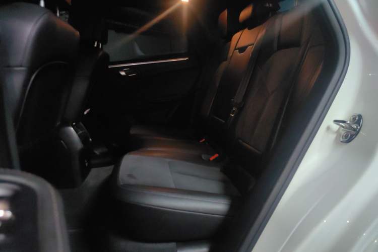 Used Porsche Macan 2020 Macan 2.0T Left Rear Seat