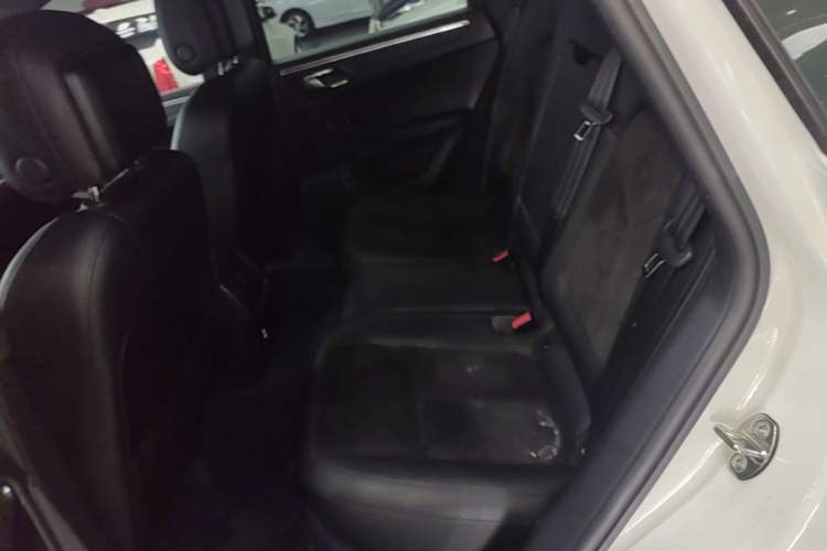 Used Porsche Macan 2020 Macan 2.0T Left Rear Seat
