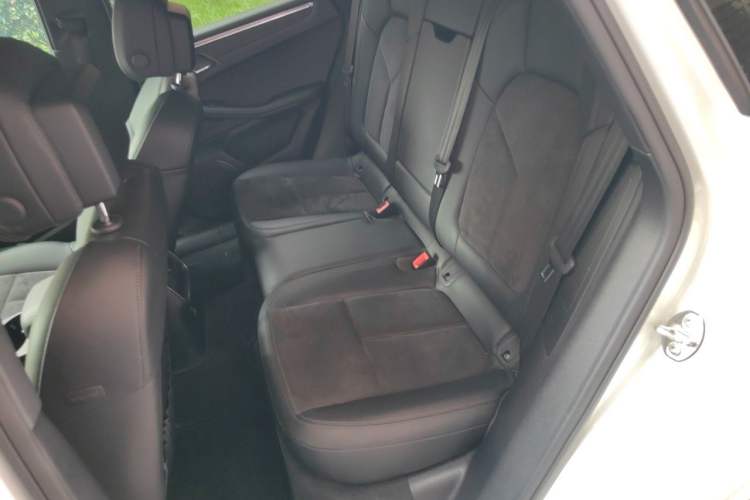 Used Porsche Macan 2020 Macan 2.0T Left Rear Seat