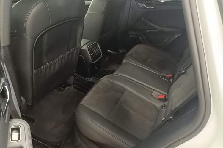 Used Porsche Macan 2020 Macan 2.0T Left Rear Seat