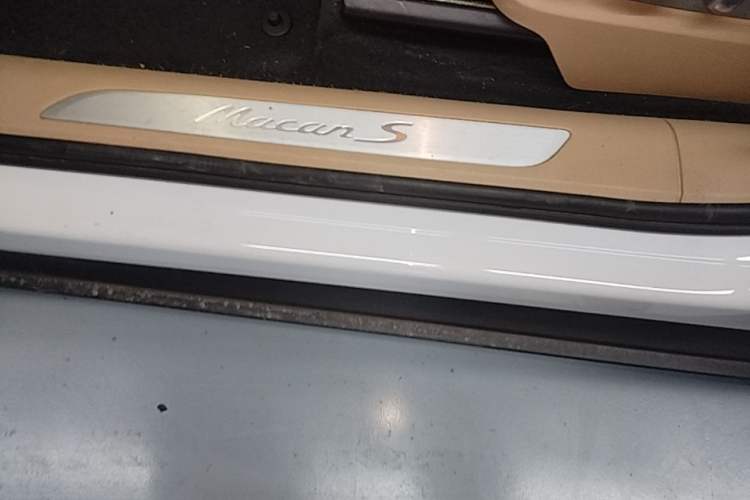 Used Porsche Macan 2020 Macan S 3.0T Left Side Sill