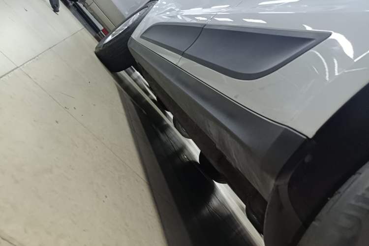 Used Porsche Macan 2020 Macan 2.0T Left Side Sill