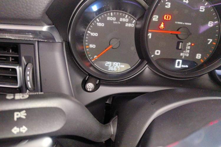 Used Porsche Macan 2020 Macan 2.0T Odometer Close Up