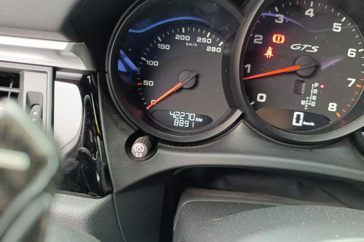 Used Porsche Macan 2020 Macan GTS 2.9T Odometer Close Up