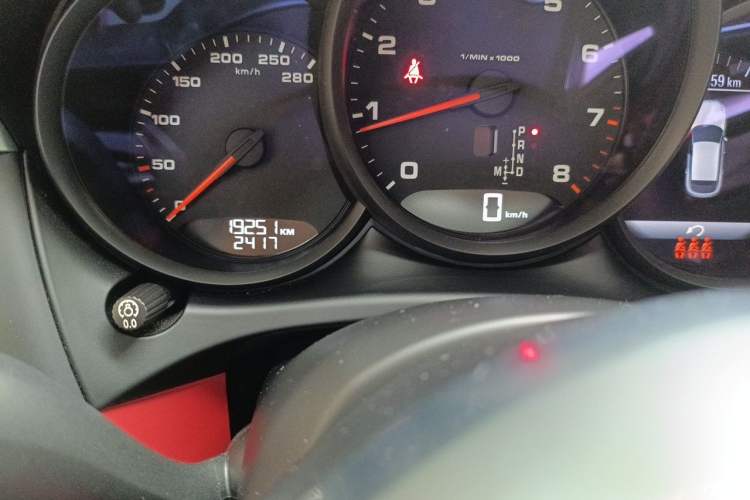 Used Porsche Macan 2020 Macan 2.0T Odometer Close Up