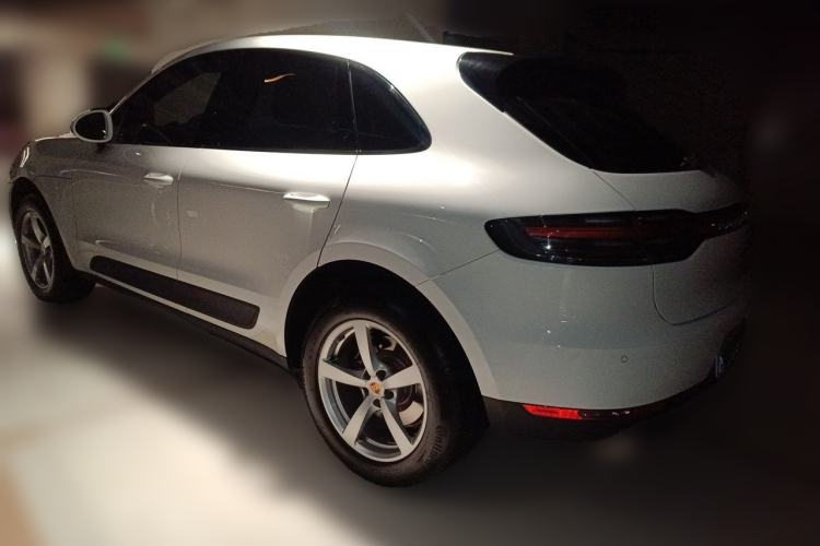 Used Porsche Macan 2020 Macan 2.0T Rear Left 45 Deg