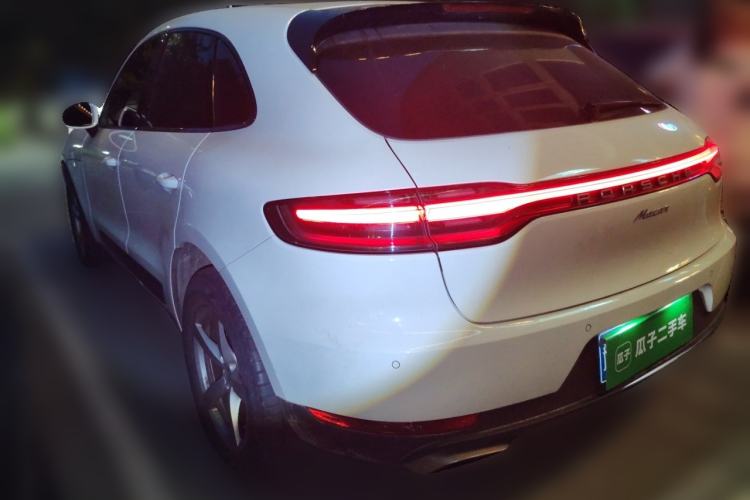 Used Porsche Macan 2020 Macan 2.0T Rear Left 45 Deg