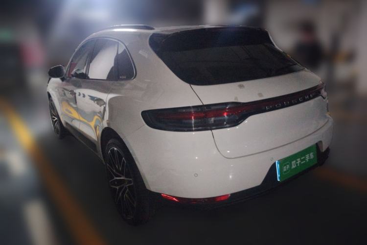 Used Porsche Macan 2020 Macan 2.0T Rear Left 45 Deg