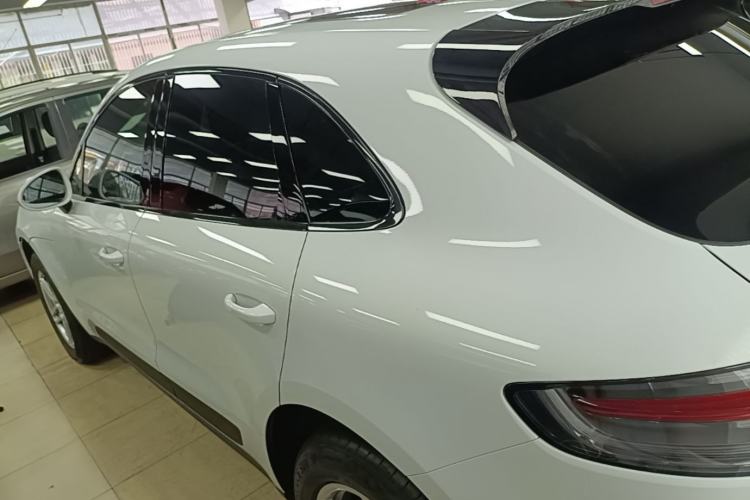 Used Porsche Macan 2020 Macan 2.0T Rear Left 45 Deg