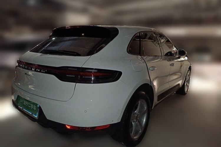 Used Porsche Macan 2020 Macan 2.0T Rear Right 45 Deg
