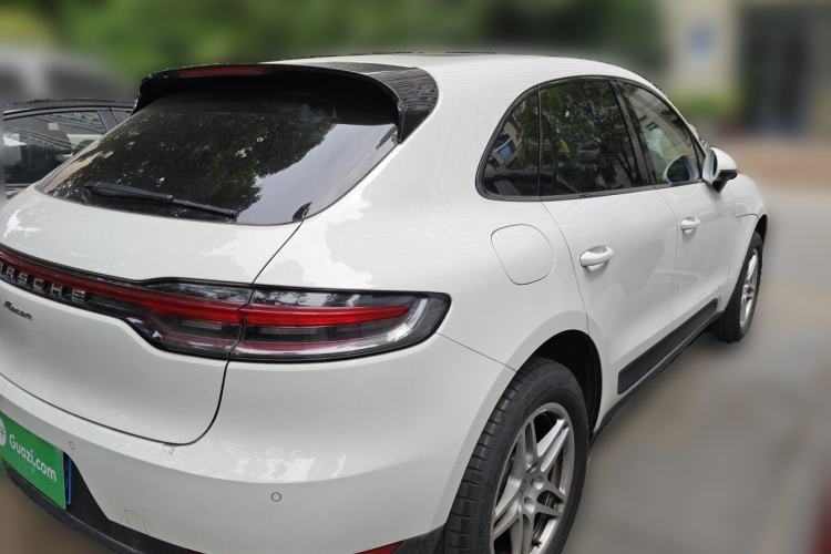 Used Porsche Macan 2020 Macan 2.0T Rear Right 45 Deg
