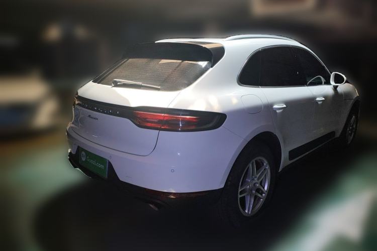 Used Porsche Macan 2020 Macan 2.0T Rear Right 45 Deg