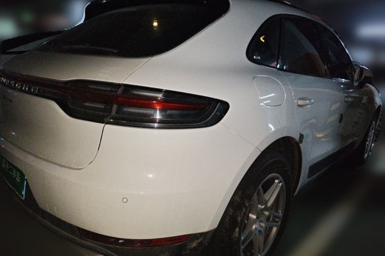 Used Porsche Macan 2020 Macan 2.0T Rear Right 45 Deg