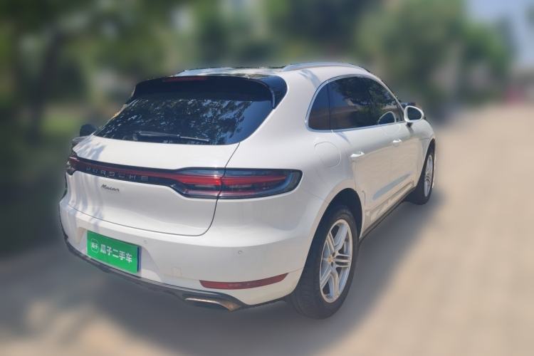 Used Porsche Macan 2020 Macan 2.0T Rear Right 45 Deg