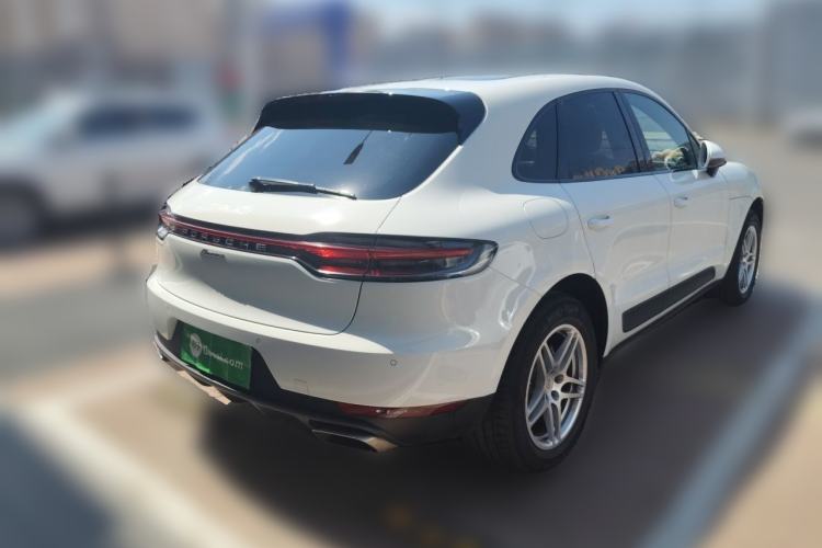 Used Porsche Macan 2020 Macan 2.0T Rear Right 45 Deg