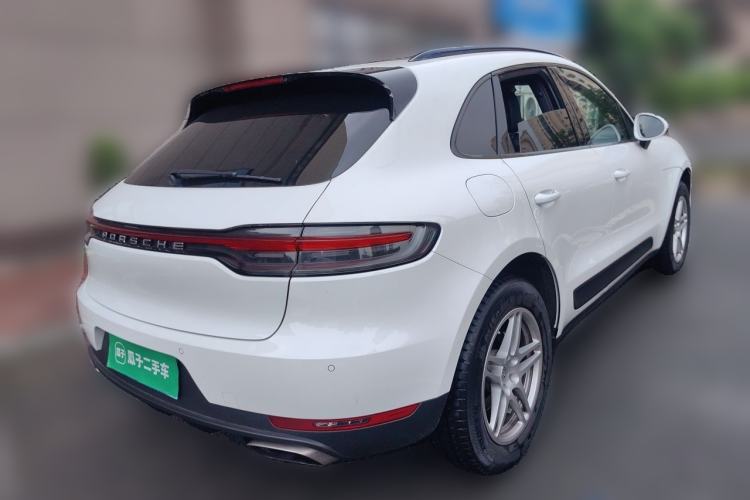 Used Porsche Macan 2020 Macan 2.0T Rear Right 45 Deg