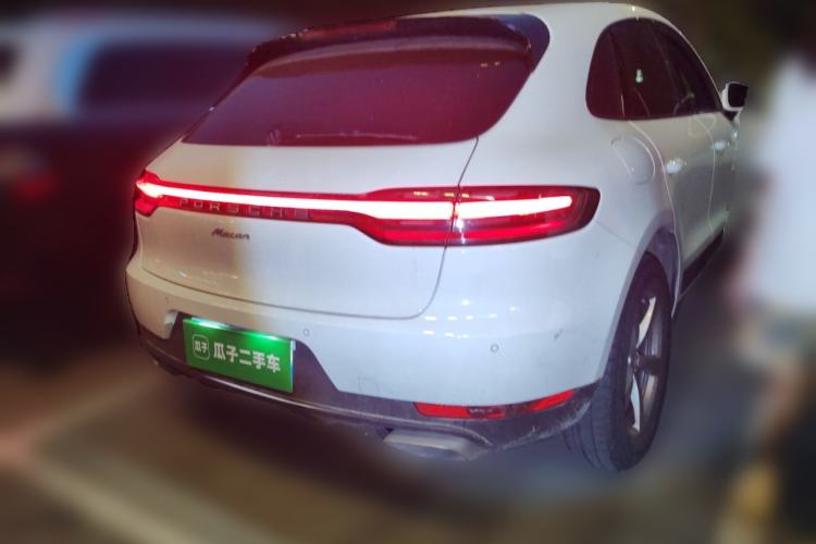 Used Porsche Macan 2020 Macan 2.0T Rear Right 45 Deg