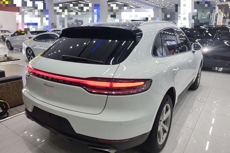 Used Porsche Macan 2020 Macan 2.0T Rear Right 45 Deg