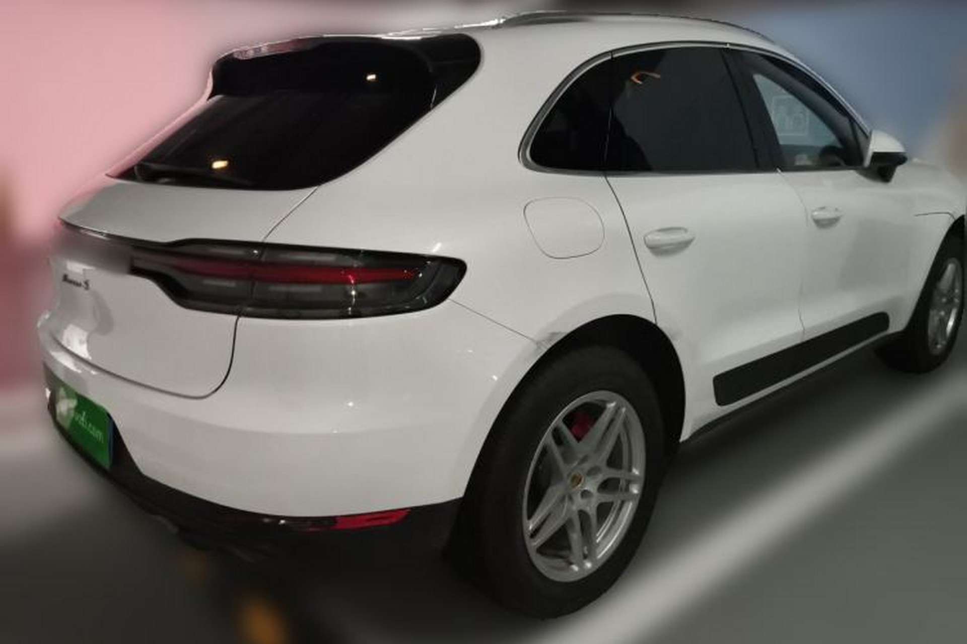 Used Porsche Macan 2020 Macan 2.0T Rear Right 45 Deg