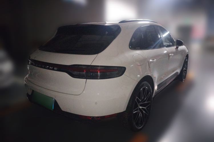 Used Porsche Macan 2020 Macan 2.0T Rear Right 45 Deg