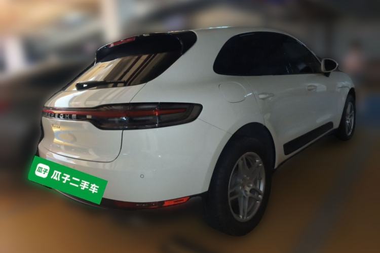 Used Porsche Macan 2020 Macan 2.0T Rear Right 45 Deg