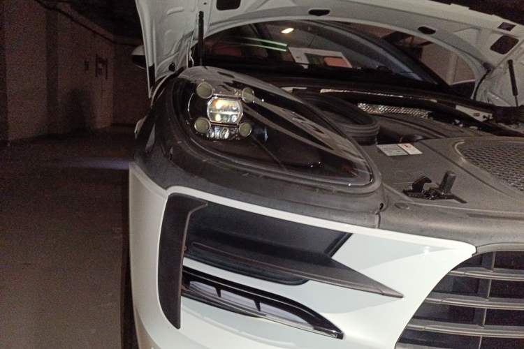 Used Porsche Macan 2020 Macan 2.0T Right Front Headlight