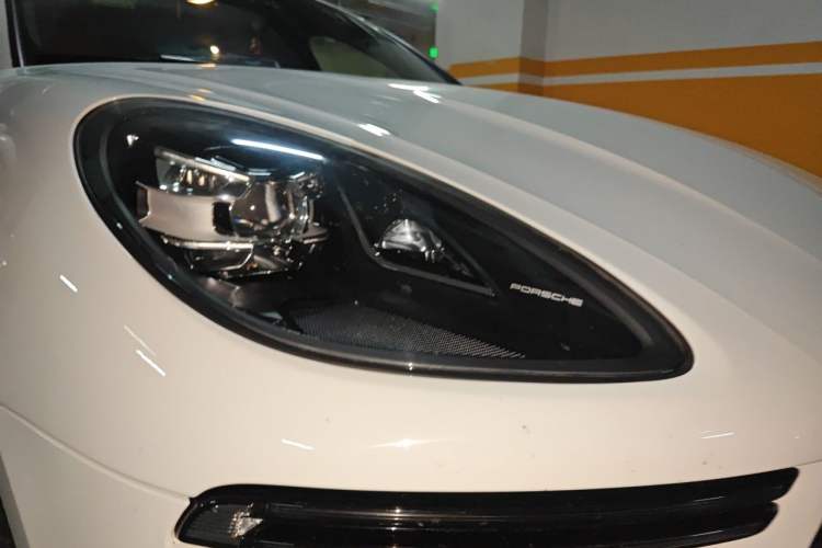 Used Porsche Macan 2020 Macan Turbo 2.9T Right Front Headlight