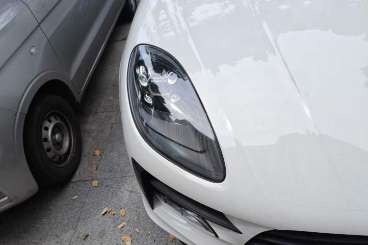 Used Porsche Macan 2020 Macan 2.0T Right Front Headlight