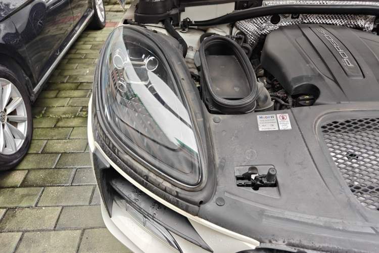 Used Porsche Macan 2020 Macan 2.0T Right Front Headlight