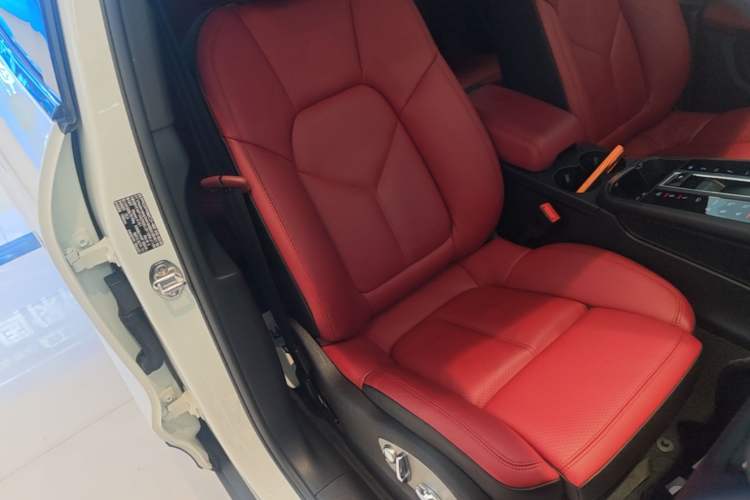 Used Porsche Macan 2020 Macan 2.0T Right Front Seat