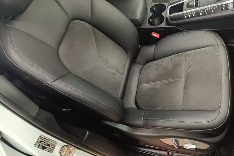Used Porsche Macan 2020 Macan 2.0T Right Front Seat