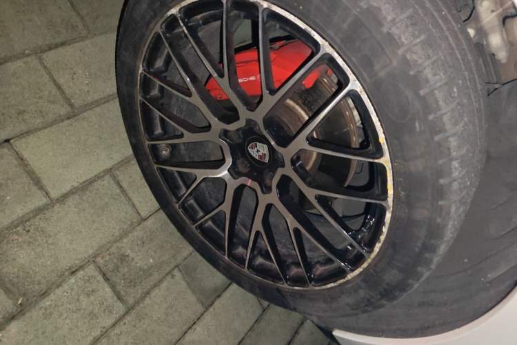 Used Porsche Macan 2020 Macan 2.0T Right Front Wheel Hub