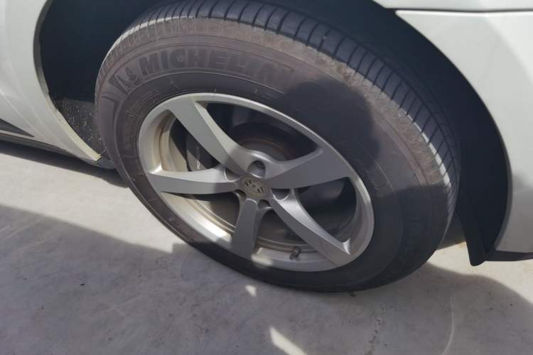 Used Porsche Macan 2020 Macan 2.0T Right Front Wheel Hub