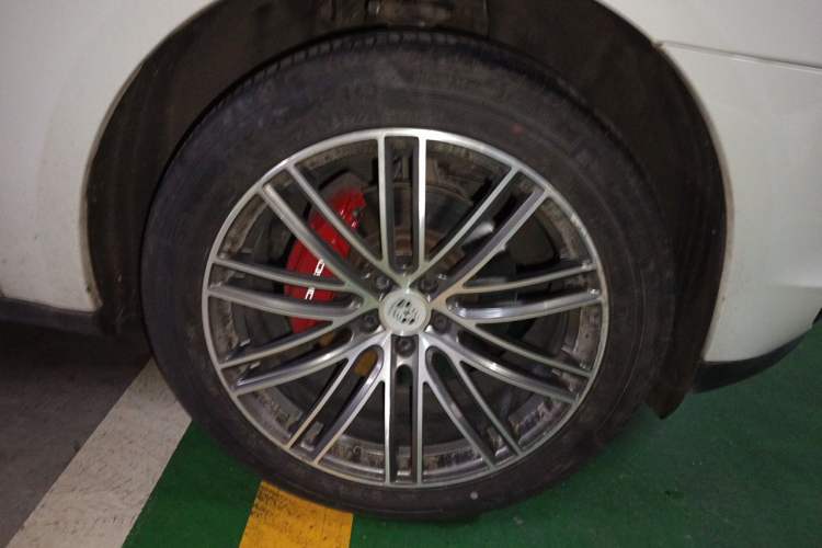 Used Porsche Macan 2020 Macan 2.0T Right Front Wheel Hub