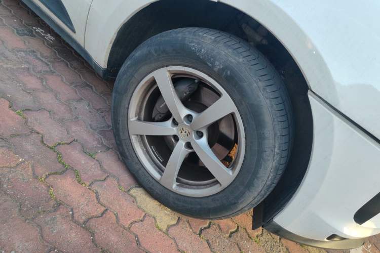 Used Porsche Macan 2020 Macan 2.0T Right Front Wheel Hub