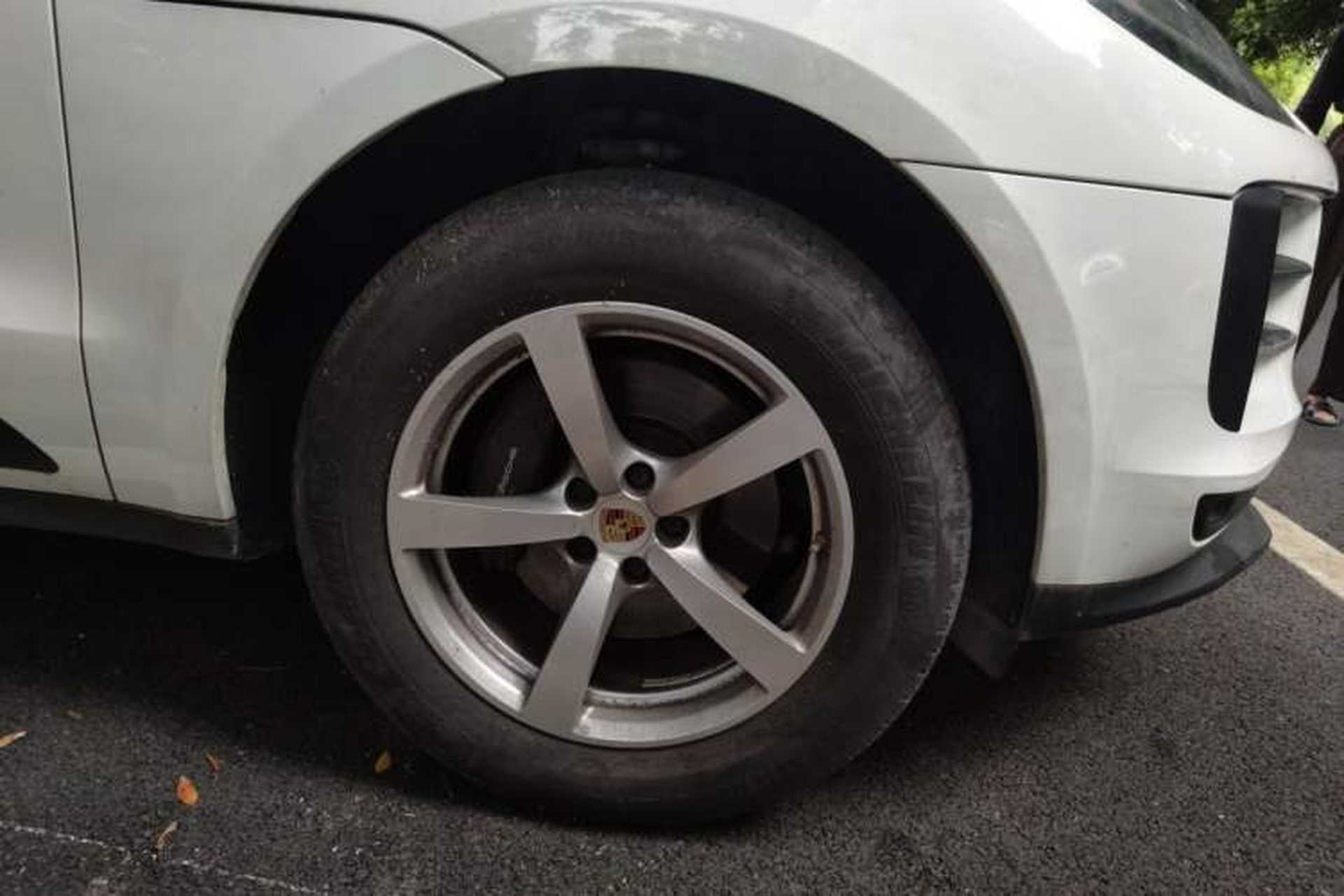 Used Porsche Macan 2020 Macan 2.0T Right Front Wheel Hub
