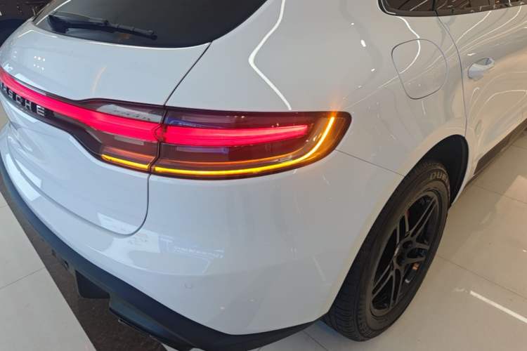 Used Porsche Macan 2020 Macan 2.0T Right Rear Taillight