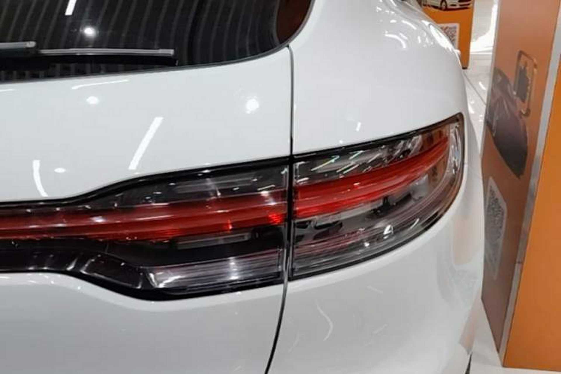 Used Porsche Macan 2020 Macan 2.0T Right Rear Taillight