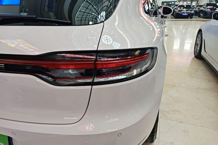 Used Porsche Macan 2020 Macan S 3.0T Right Rear Taillight