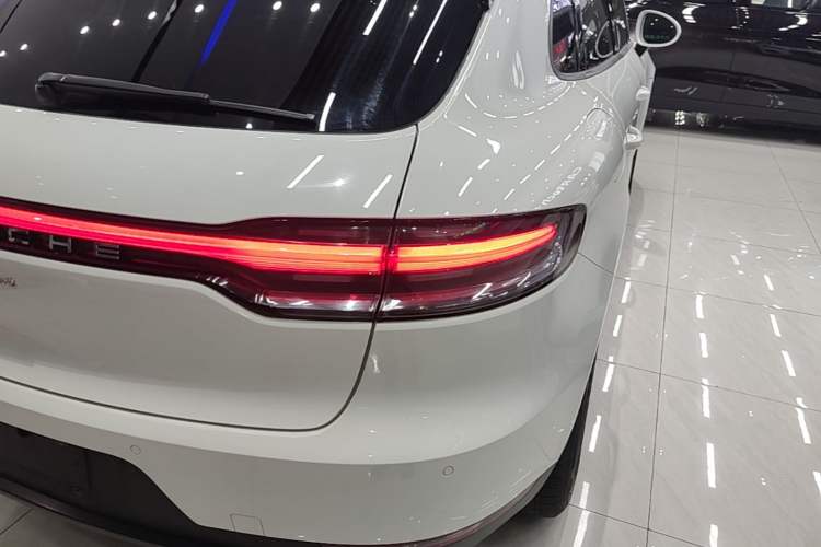 Used Porsche Macan 2020 Macan 2.0T Right Rear Taillight