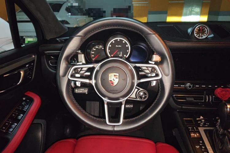 Used Porsche Macan 2020 Macan Turbo 2.9T Steering Wheel