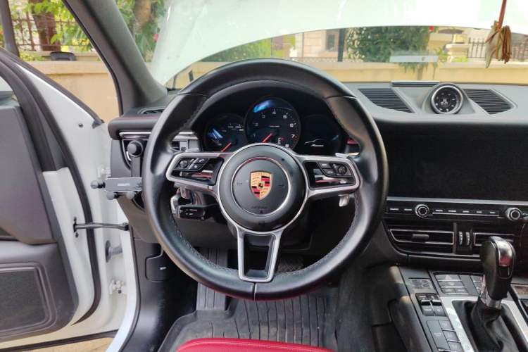 Used Porsche Macan 2020 Macan 2.0T Steering Wheel