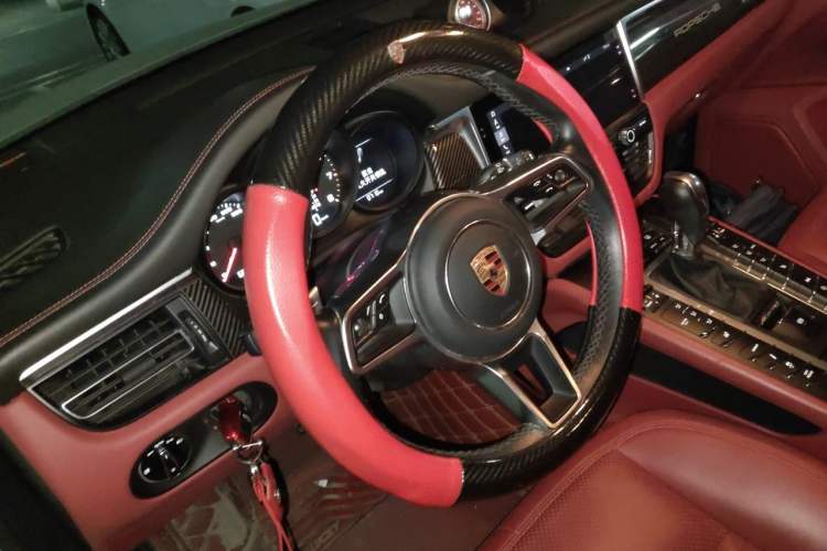Used Porsche Macan 2020 Macan 2.0T Steering Wheel