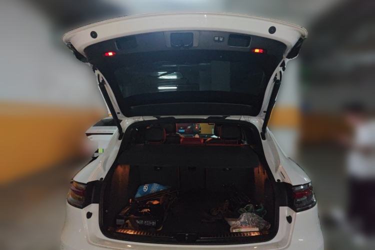 Used Porsche Macan 2020 Macan Turbo 2.9T Trunk