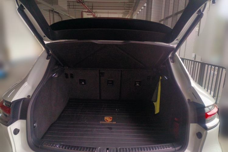 Used Porsche Macan 2020 Macan 2.0T Trunk