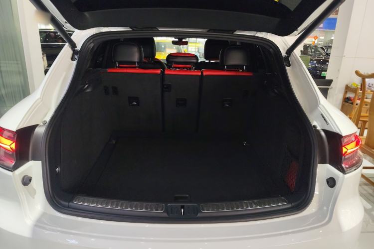 Used Porsche Macan 2020 Macan 2.0T Trunk